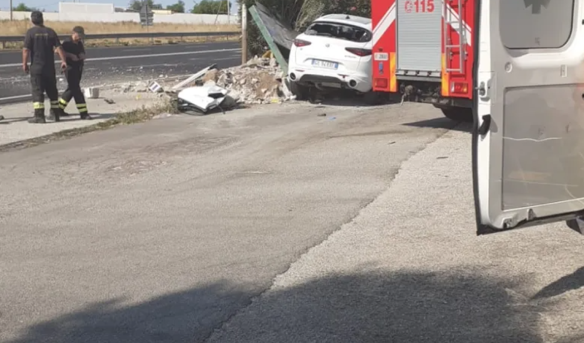 Un morto e due feriti nell'incidente sulla via per Manfredonia: sono tutti giovani