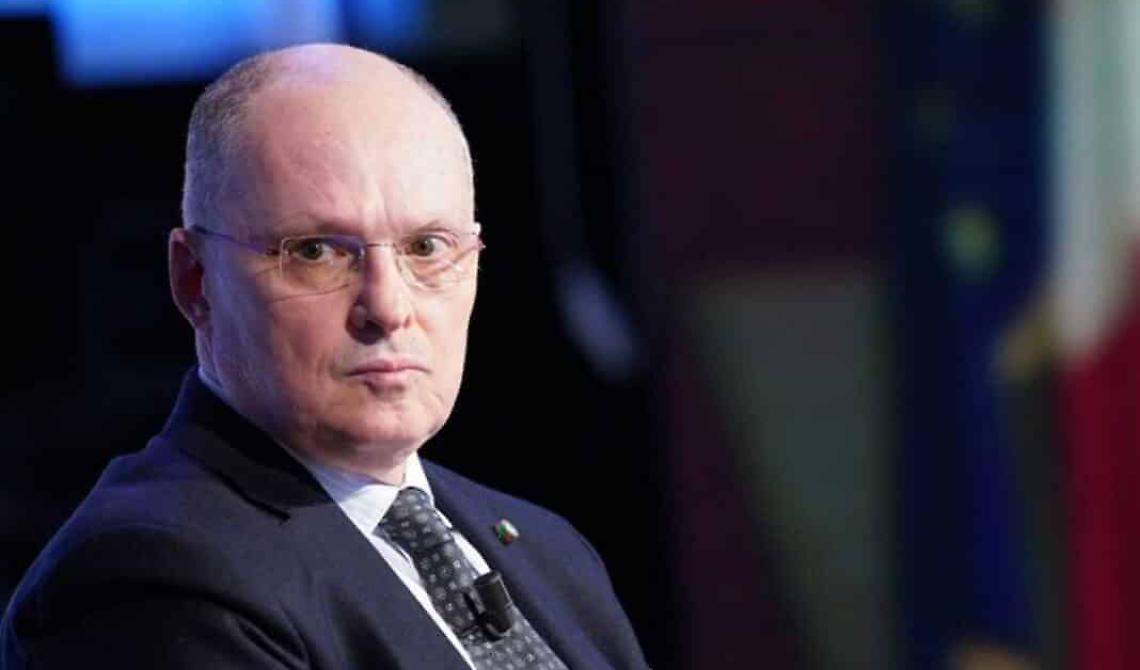 Ricciardi all'assalto del Green pass di 48h. Costa: «Il tampone garantisce equità di accesso»