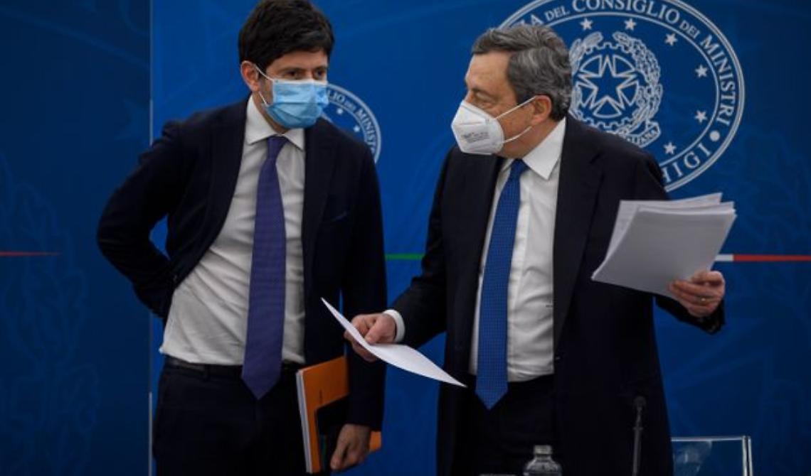 Il dado è tratto ma non per tutti. Con il Supergreenpass Draghi e Speranza fanno muro sui tamponi gratis (unico efficace strumento di screening). «Scoraggerebbero le vaccinazioni»