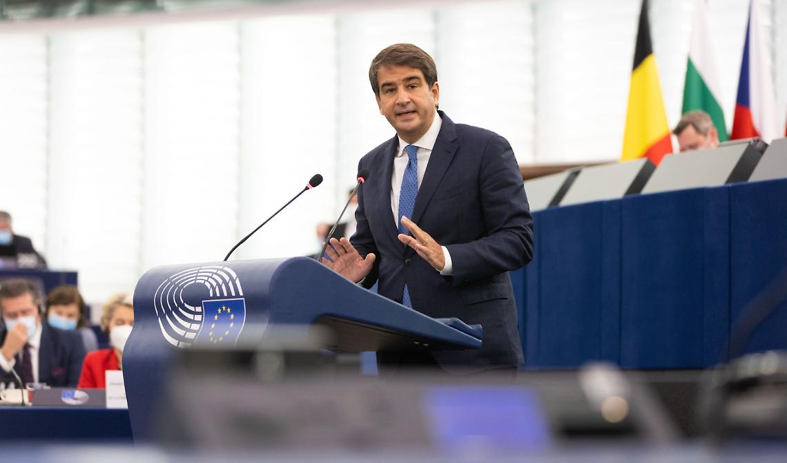 Il pugliese Raffaele Fitto tra i 3 eurodeputati italiani scelti per trattare le regole post Brexit con la Gran Bretagna