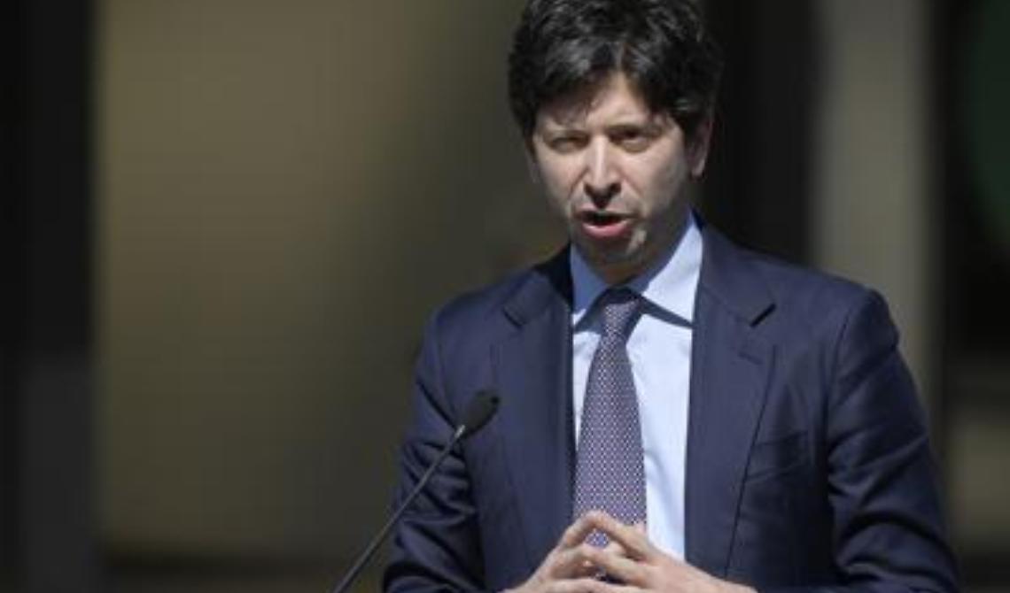 L'imperativo è vaccinare. Speranza: «Valuteremo la terza dose anche per altre categorie che oggi sono fuori da quelle indicate»