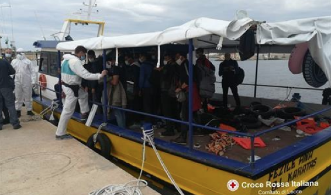Sbarcati altri cento migranti in Salento
