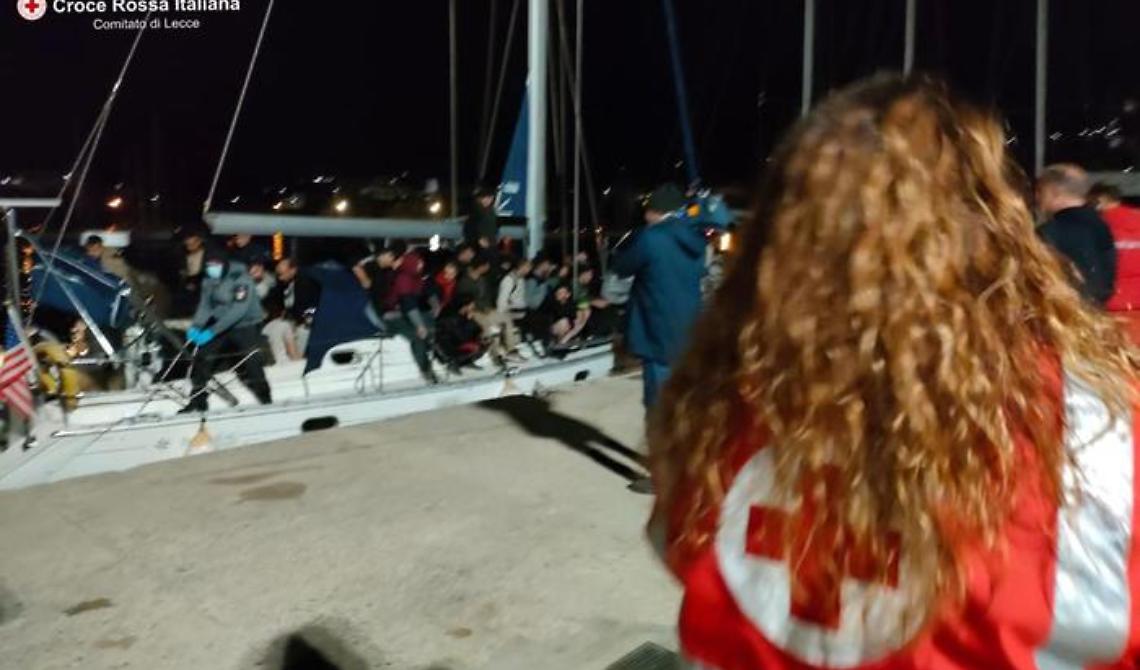 Sbarchi inarrestabili in Puglia, in arrivo altri 200 migranti: 600 in pochi giorni