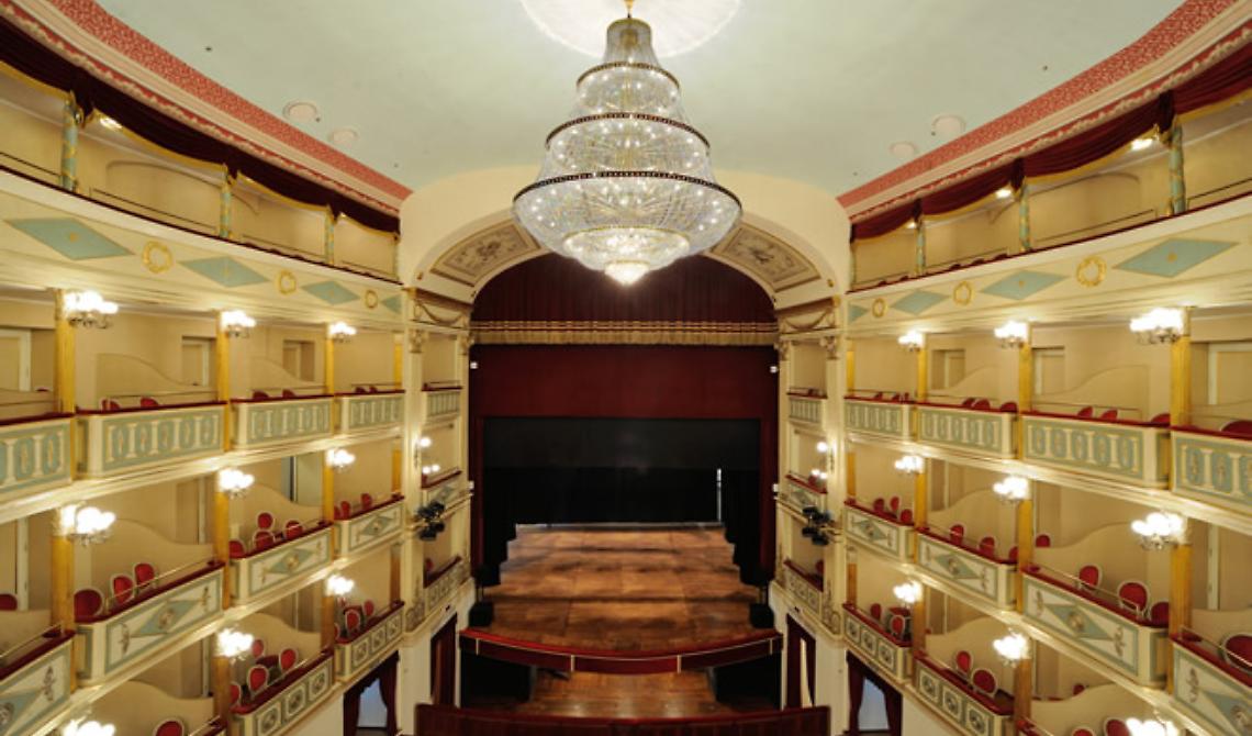 "Il Venditore di Metafore" apre la stagione teatrale a Foggia