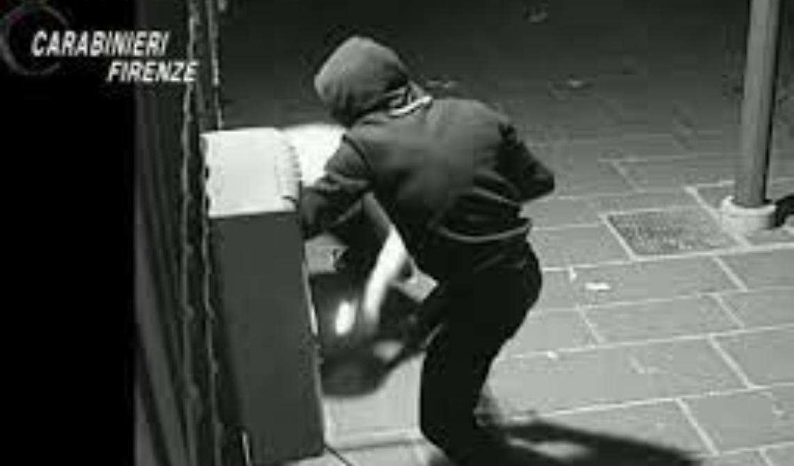 Arrestati a Firenze i trasfertisti della "marmotta" che assaltavano i bancomat con esplosivi: zio e nipote di Orta Nova, complice di Stornara
