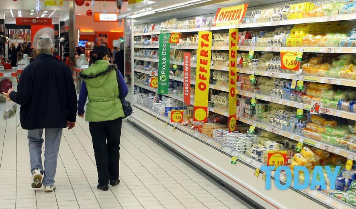 Prezzi e carovita, l'Istat lancia l'allarme: inflazione mai così alta da 13 anni 