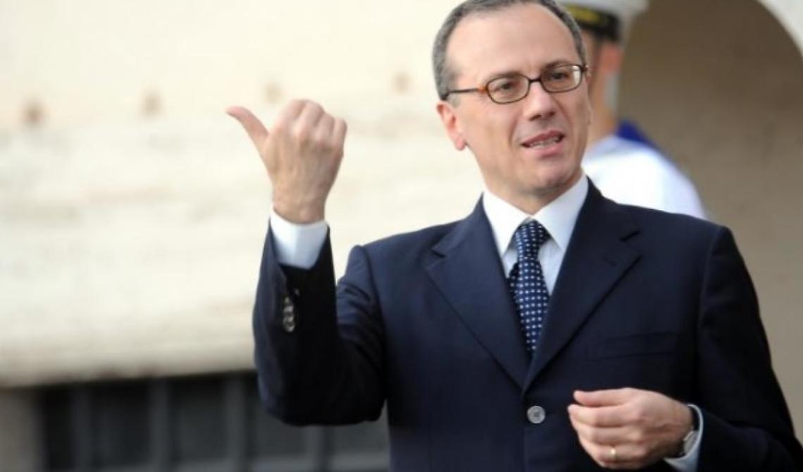 Il deputato di Forza Italia Elio Vito eletto in Puglia: «Perché non il Green pass obbligatorio per andare a messa?»