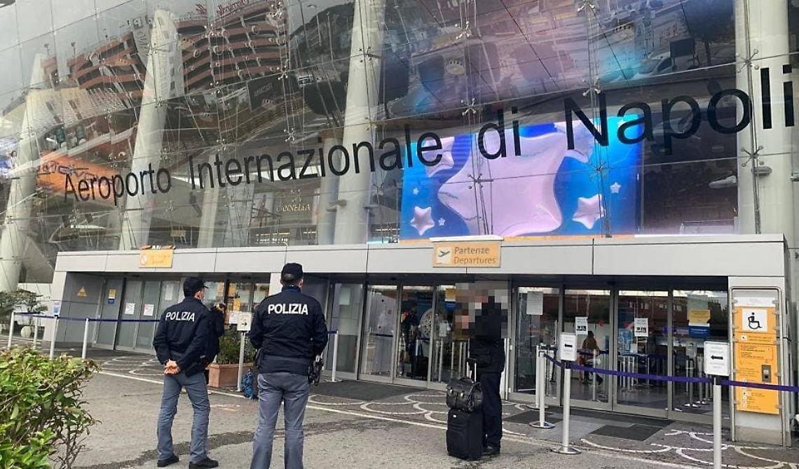 Con tre dosi di vaccino, da Foggia alla Francia via Svizzera bloccati a Napoli perché senza tampone molecolare
