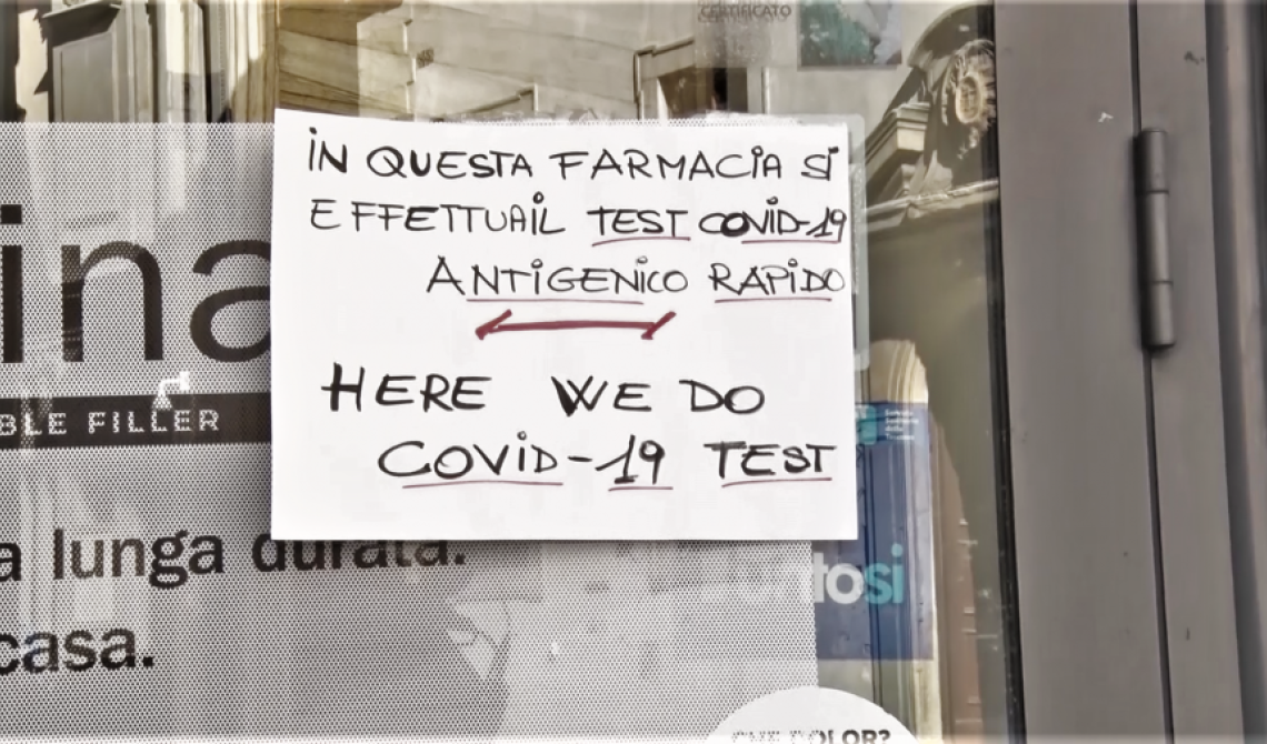Un Natale di tamponi: il ricarico sui consumatori è di circa il 328 per cento. Il Codacons: «È una manovra speculativa»