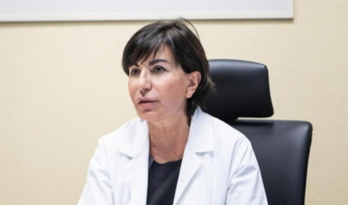 «Isterismo e tamponificio», Gismondo invita a guardare alla Spagna e ai nuovi farmaci antivirali