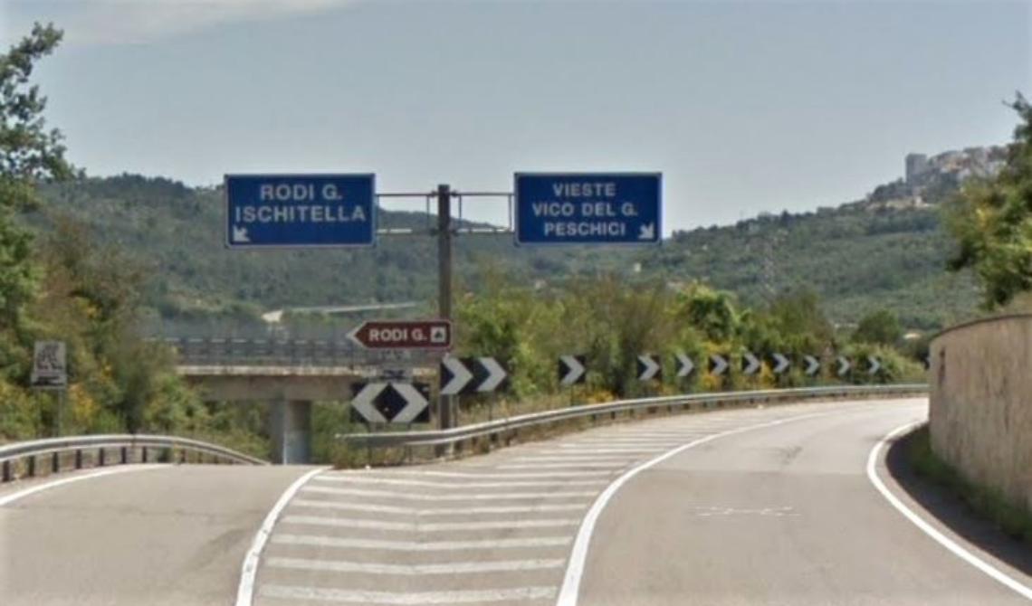 Camionista muore cadendo con l'automezzo da un ponte sulla strada tra Carpino e Cagnano Varano