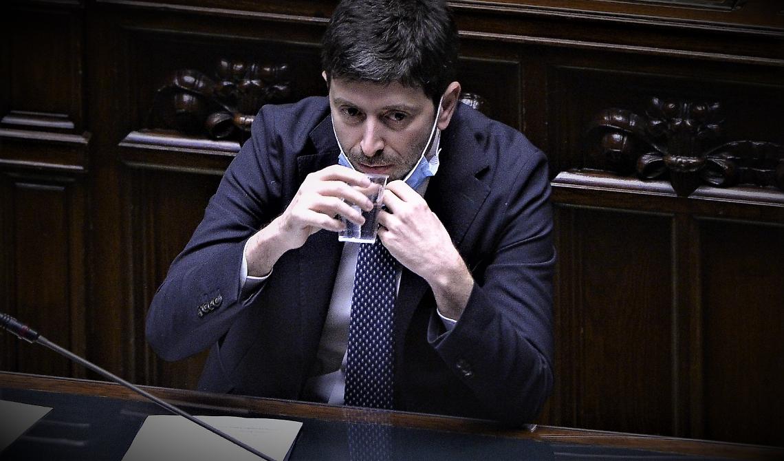 Mobilità da e per le isole. I governatori scaricano Speranza: Occhiuto segue Musumeci e apre lo Stretto ai non vaccinati dal fronte calabrese. Attesa per oggi la decisione di Solinas 