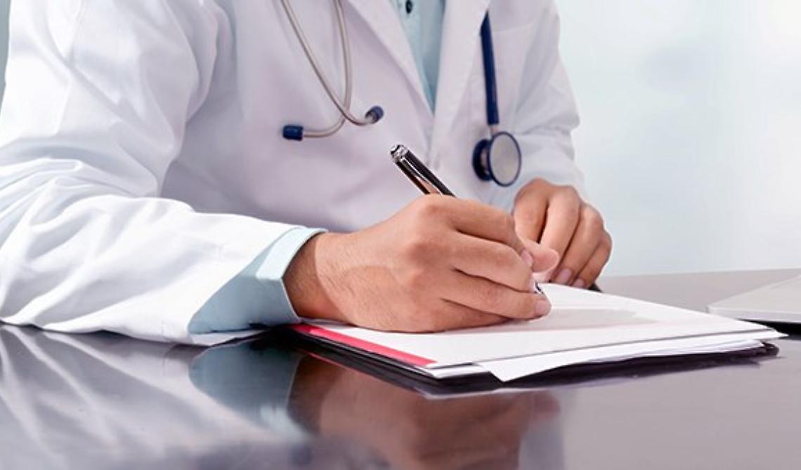 In Italia 1.913 camici bianchi che hanno scelto di non vaccinarsi