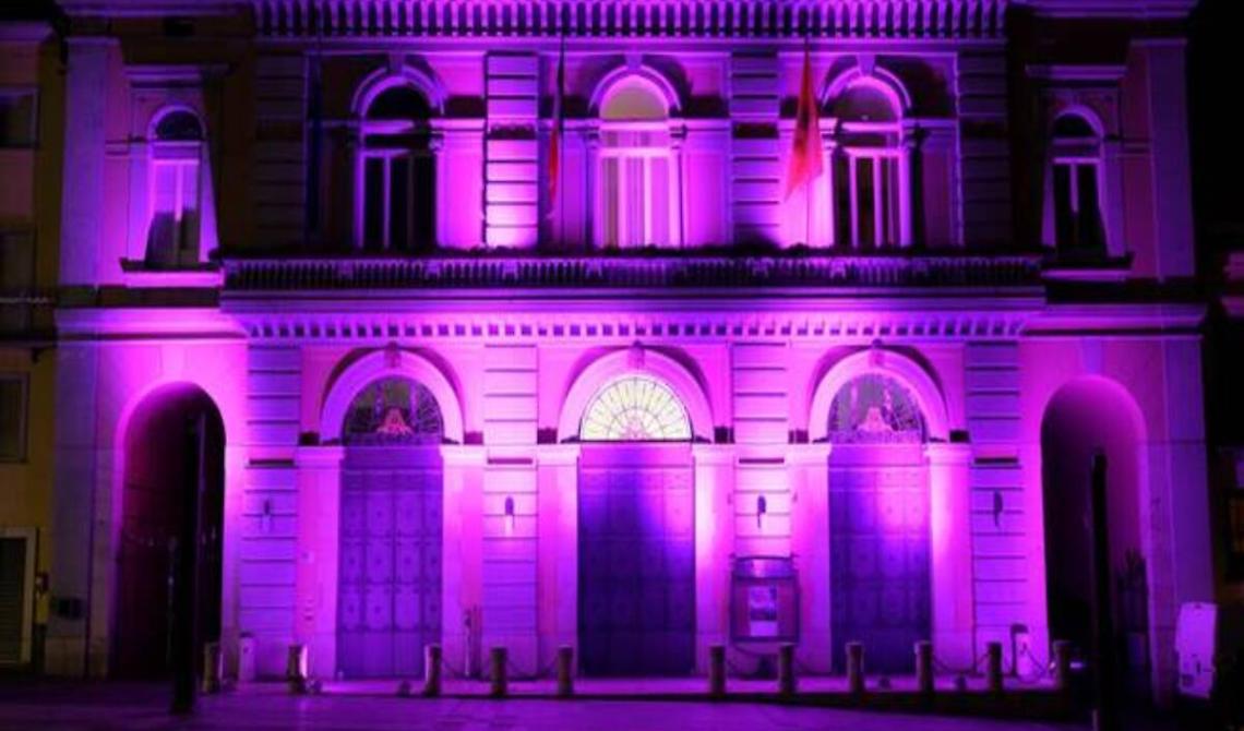 Potenza, cento giorni dal Giro d'Italia: il Teatro Stabile diventa rosa 