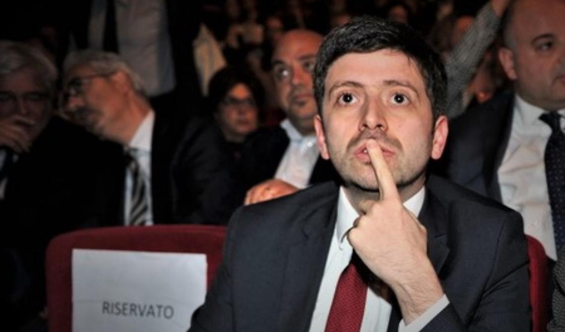Speranza neI mirino dei parlamentari grillini  : «Il Green pass rafforzato affossa l'economia, va eliminato»