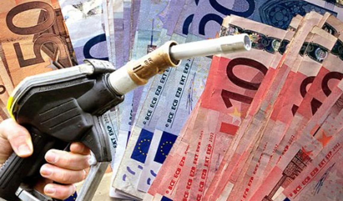 Faremo la fine della Grecia? In Italia i prezzi della benzina non sono mai stati così alti dal 2012