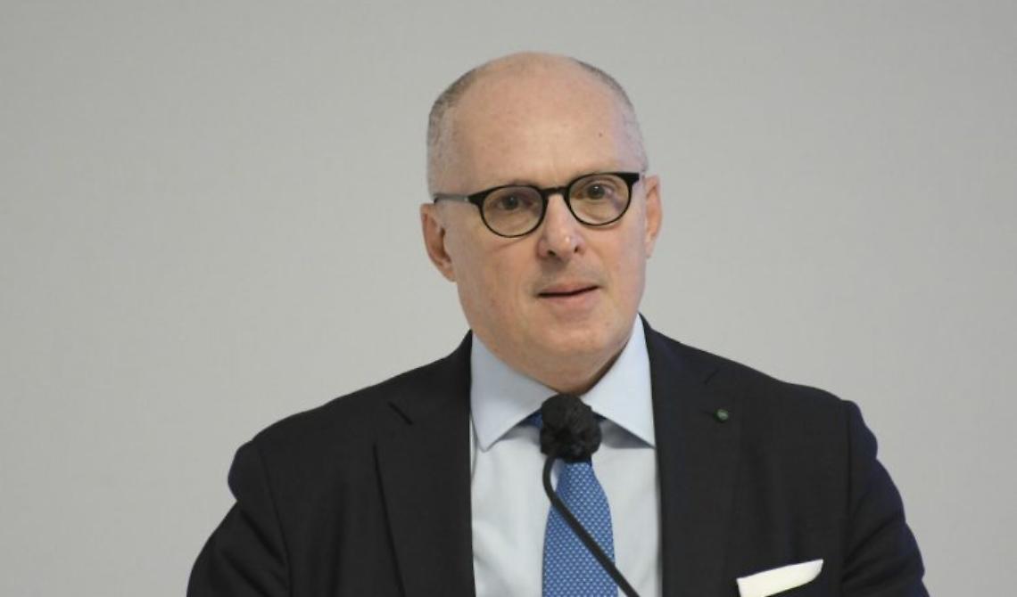 La campagna vaccinale infinita, Ricciardi: «Rivaccinare i fragili e gli operatori sanitari con la quarta dose»