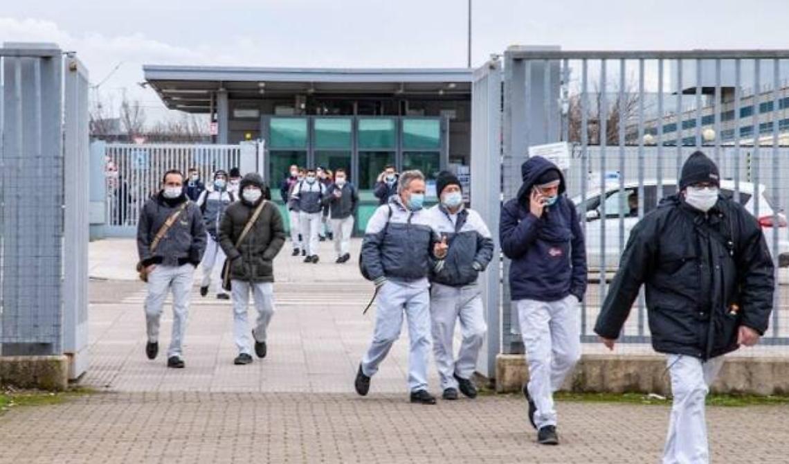 La crisi in Ucraina e la protesta dei camionisti bloccano lo stabilimento Stellantis di Melfi: altre 2 settimane di Cig