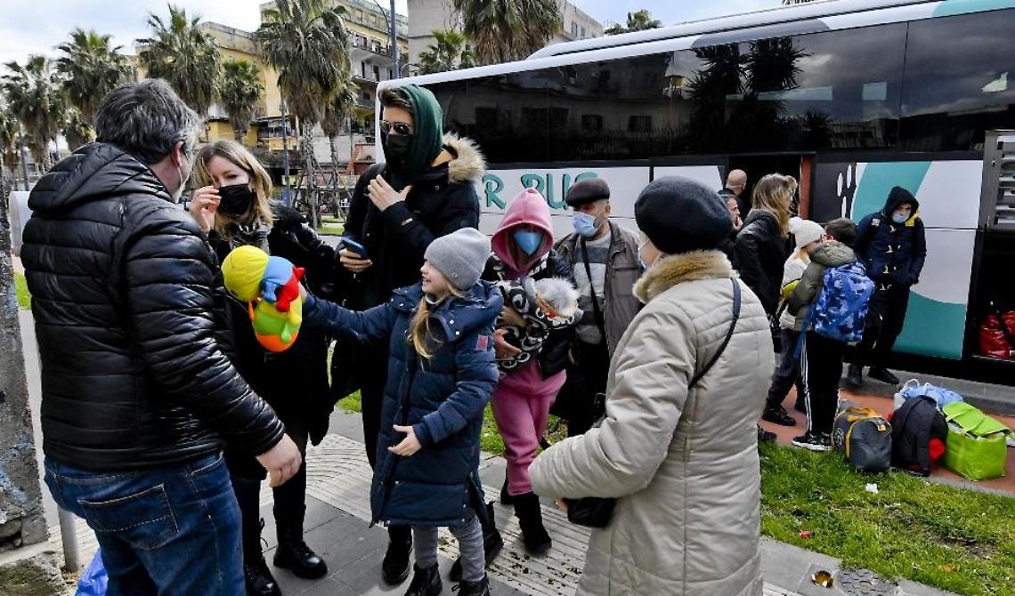 A Foggia giunge il primo gruppo di 100 ucraini scappati dalla guerra, a Troia il sindaco offre vitto e alloggio ai profughi