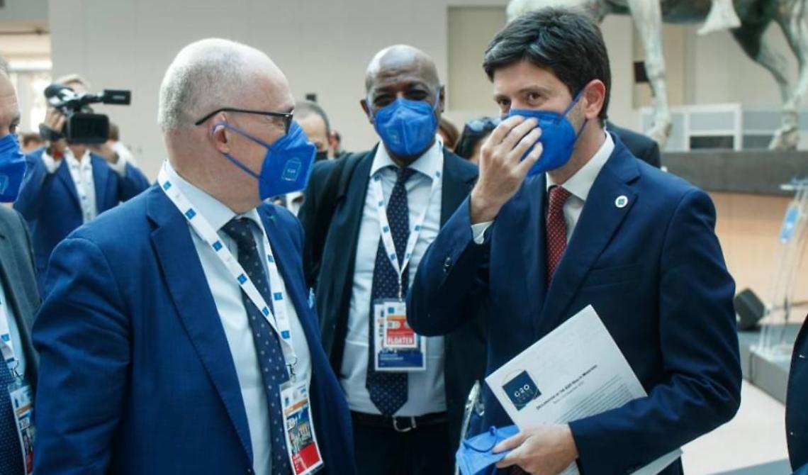 Omicron2 spaventa solo Speranza e Ricciardi, parla Gismondo: «Virus attenuato, questa Pasqua immaginiamocela serena»