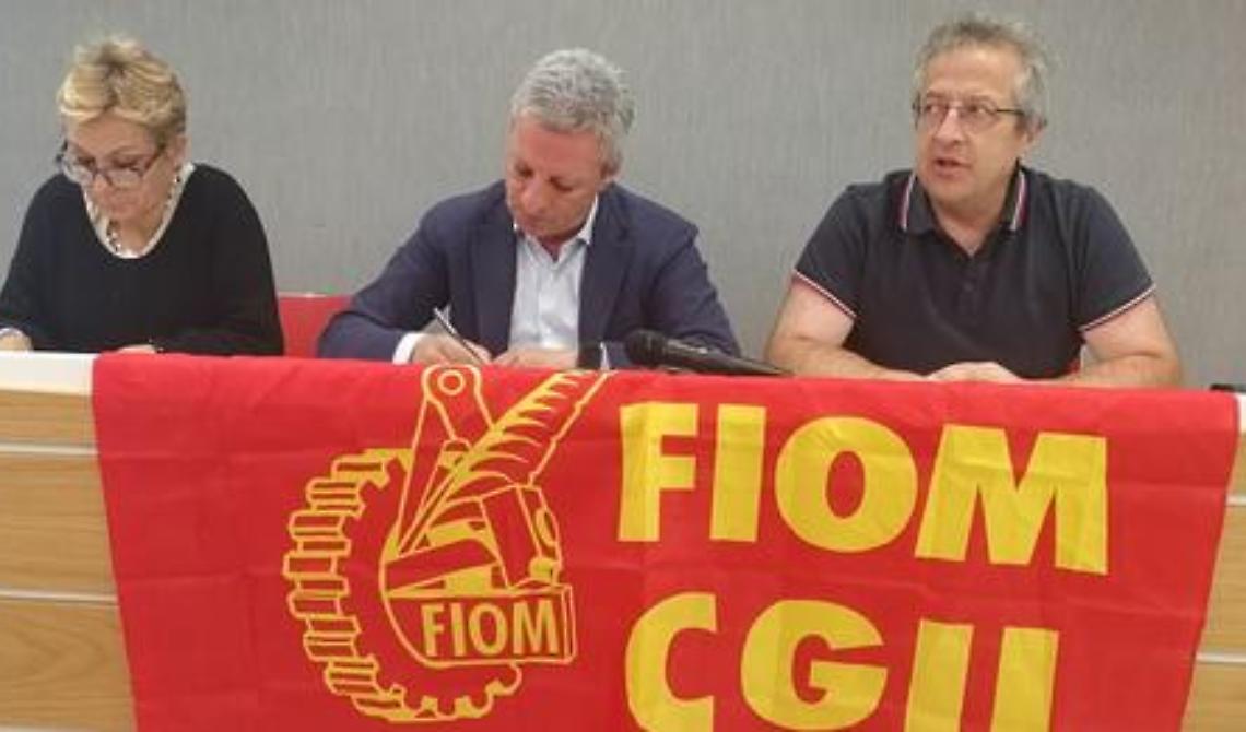 Stipendio tagliato anziché usare gli ammortizzatori sociali: il caso della Lmn dell'indotto di Melfi 