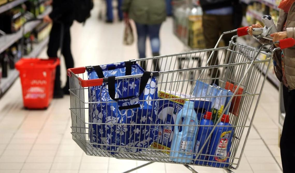 Prezzi, ecco la shrinkflation: l'inflazione c'è ma non si vede