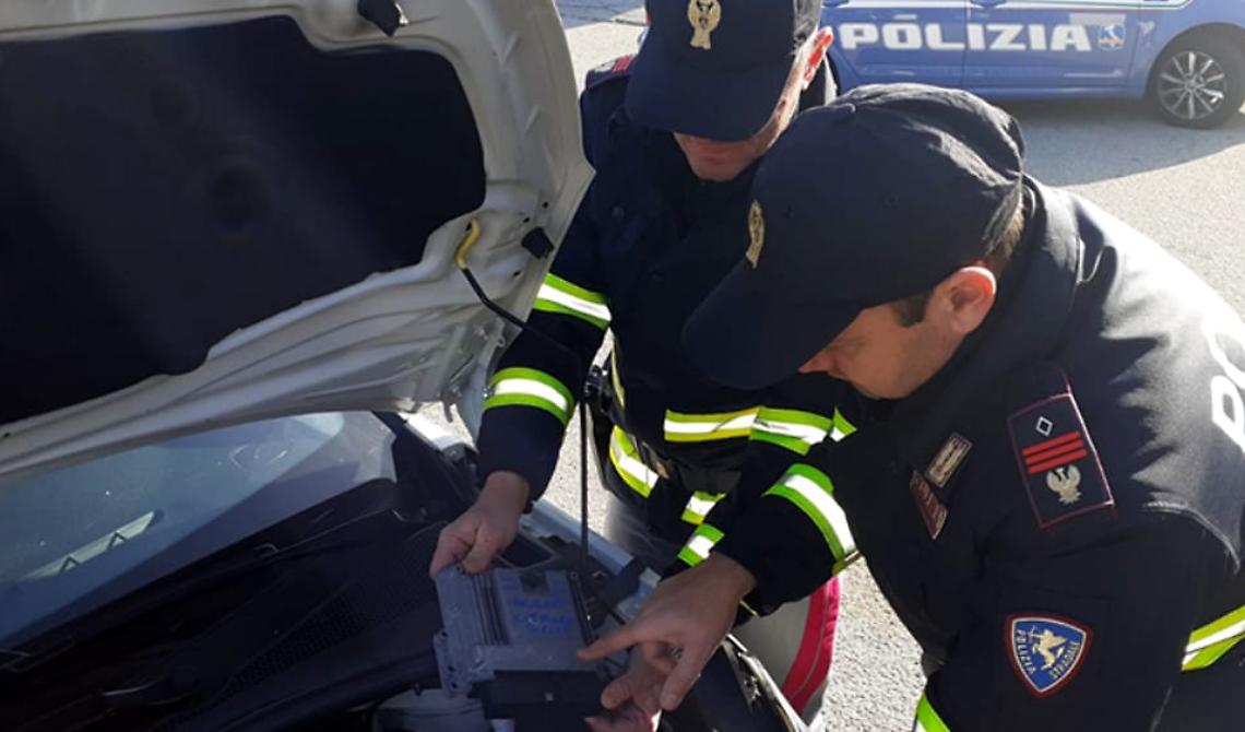 La Polizia di Ancona arresta una banda di Cerignola che faceva razzia di automezzi industriali fino alla Lombardia