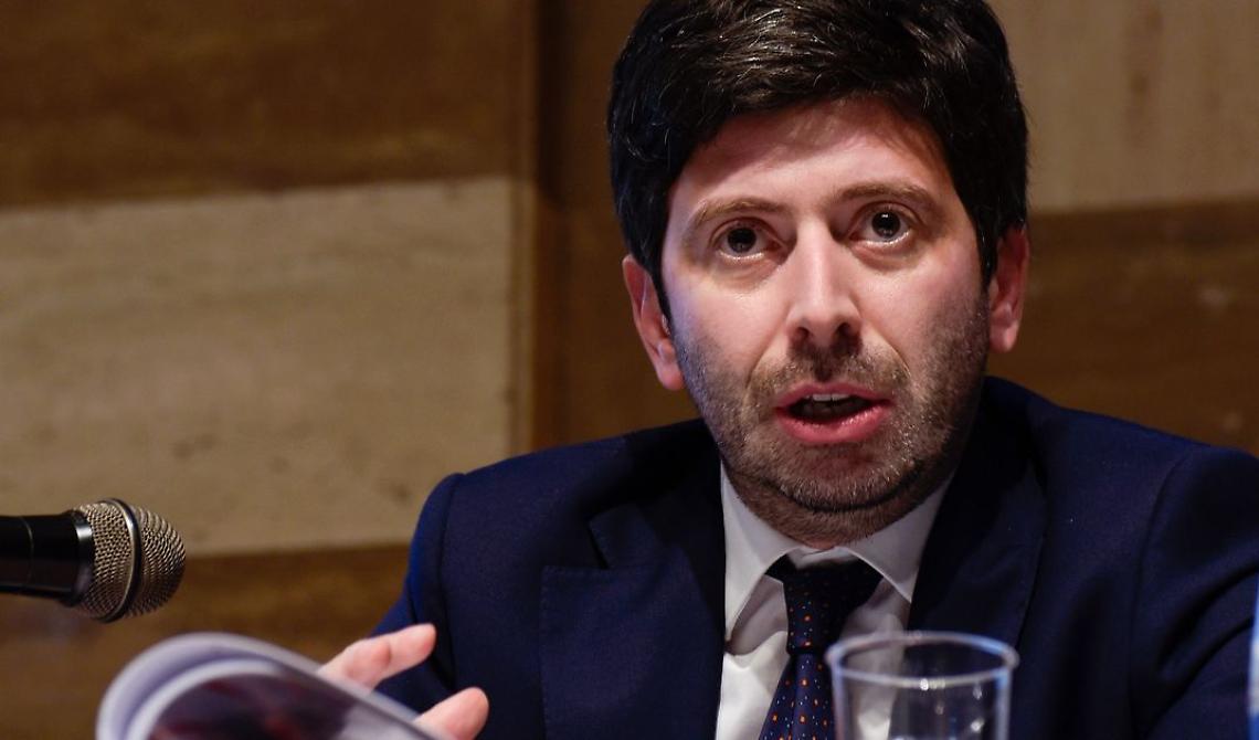 Dopo il flop della pandemia Speranza prova a rilanciare l'assistenza domiciliare 