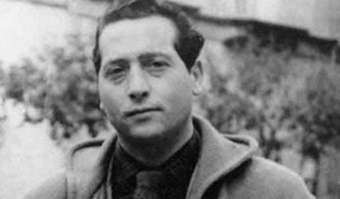 Oggi, 19 aprile 1923, a Tricarico (Matera) nasce Rocco Scotellaro: il sindaco poeta contadino per cui l'alba è sempre nuova perché "nei sentieri non si torna indietro"