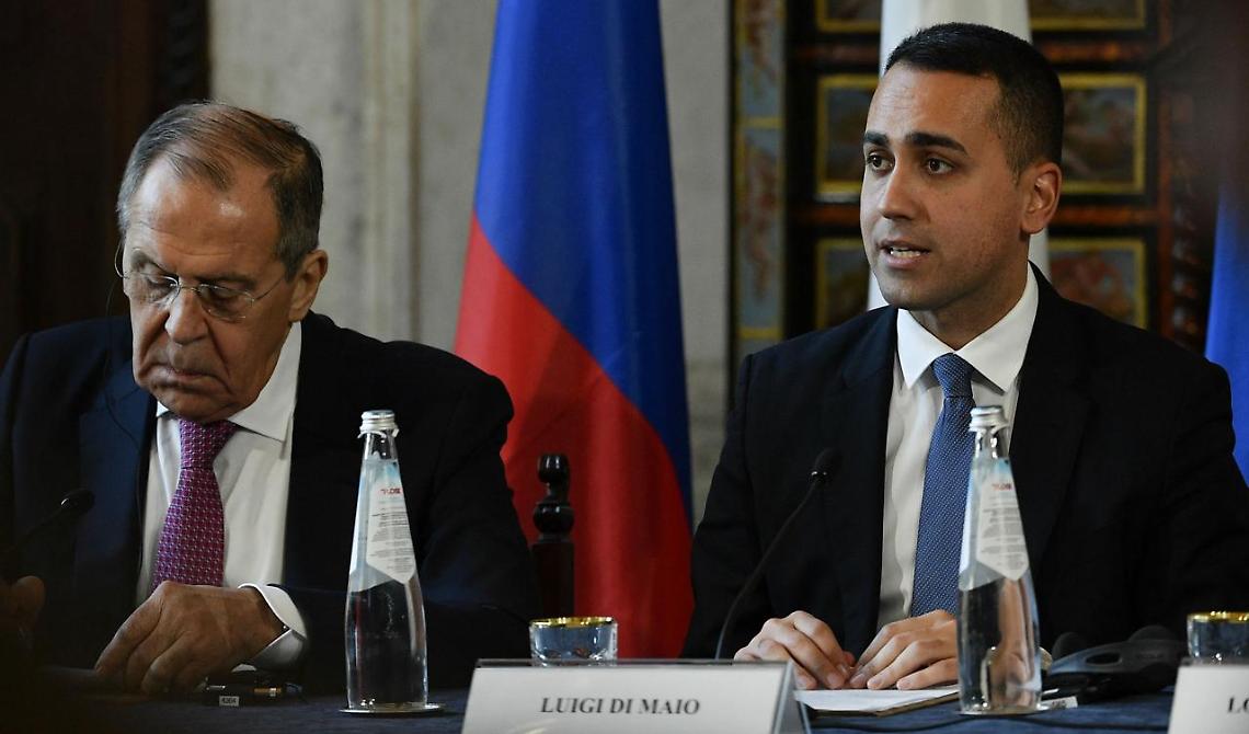 Le sanzioni fanno male all'Europa, Rublo ai massimi. The Economist: «L'economia russa è in piedi»