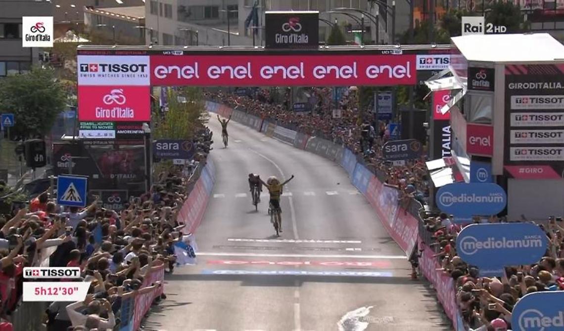 Giro d'Italia, l'olandese Buowman ha vinto la settima tappa Diamante-Potenza