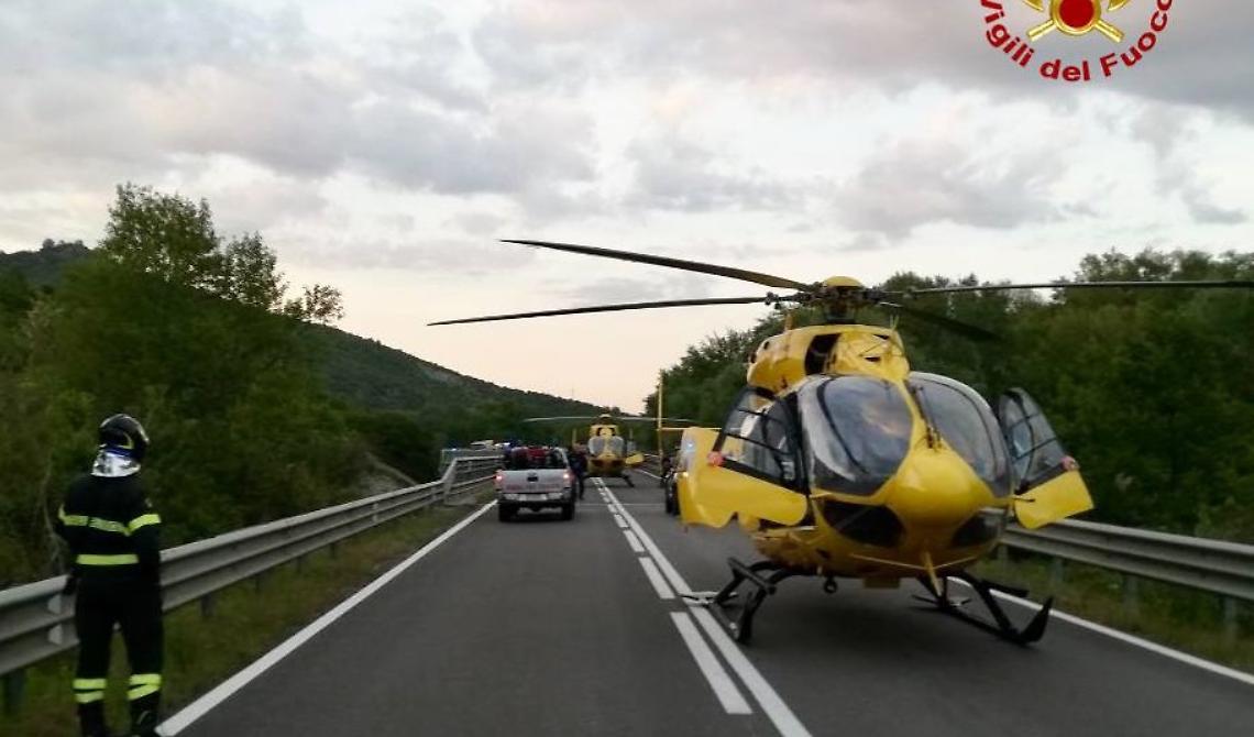 Frontale sulla Ss 598 a Sant’Arcangelo: coinvolte 3 auto, sul posto 2 autoambulanze