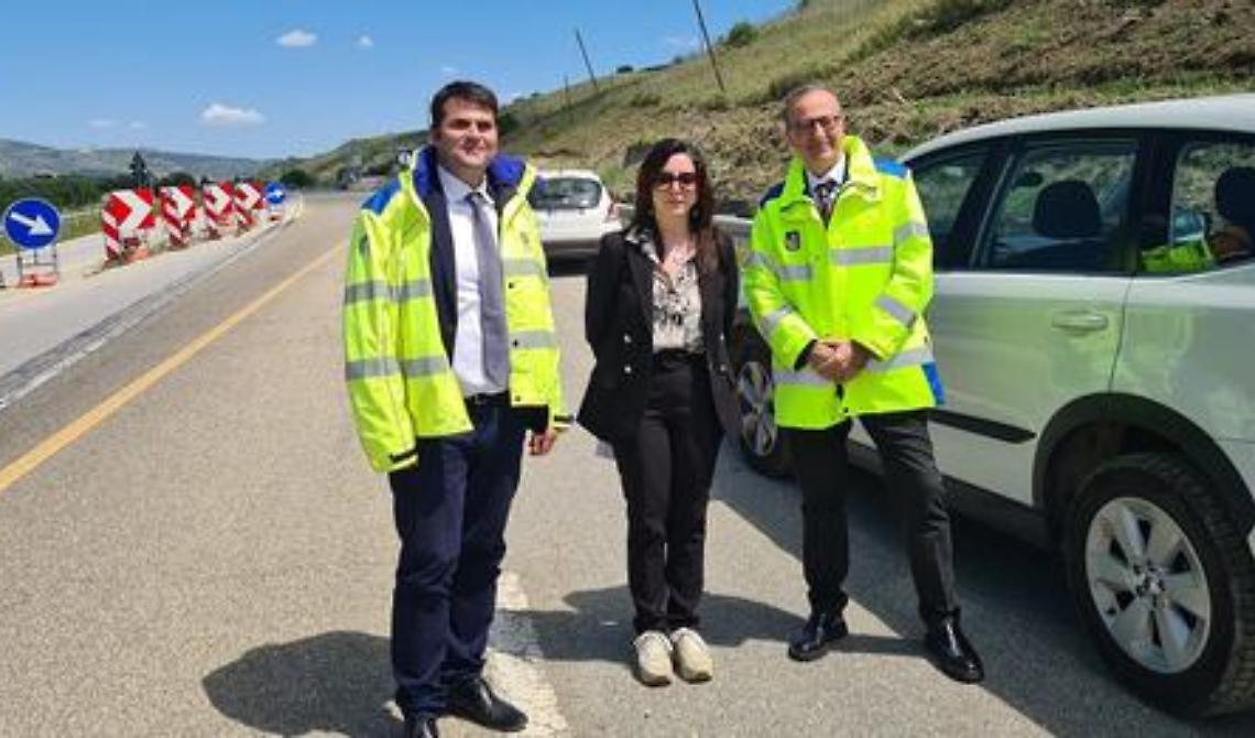 Ss 407 "Basentana", il sopralluogo di Merra e Anas: il punto sullo spartitraffico