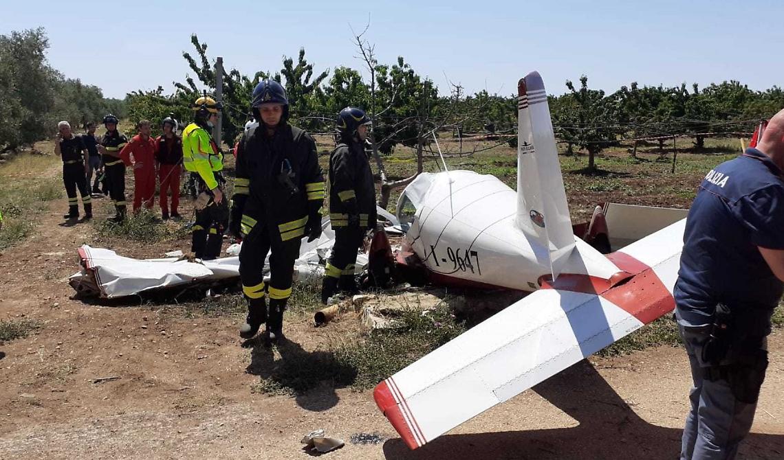 Scontro tra ultraleggeri a Trani, erano partiti entrambi dall'aviosuperficie del Gargano: 2 i morti