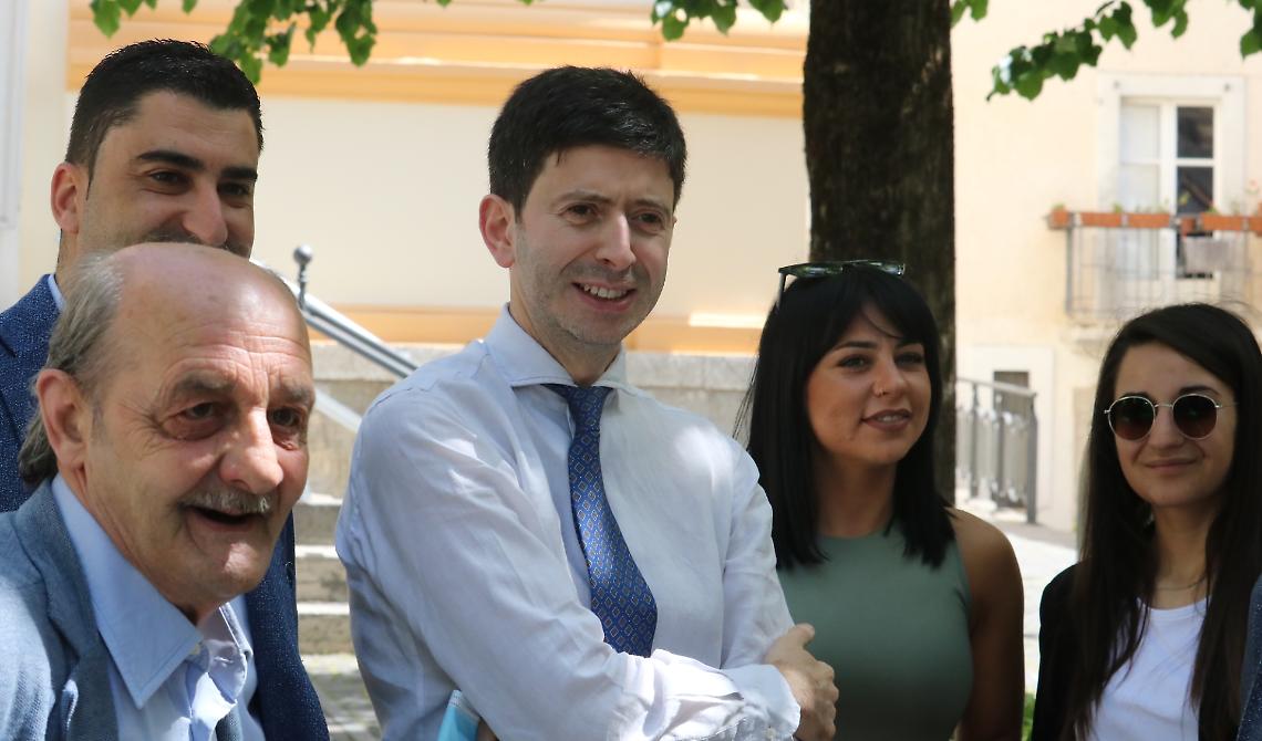 Bella, Speranza scalda i suoi in vista del voto e torna ancora una volta a raccomandare il vaccino