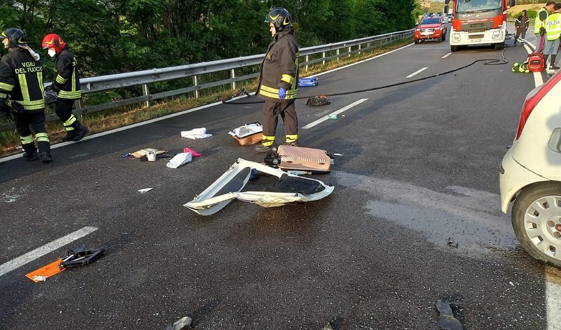 Strade lucane, strade della morte. Giordano (Ugl): «Basta segnare le strade da mazzi di fiori»