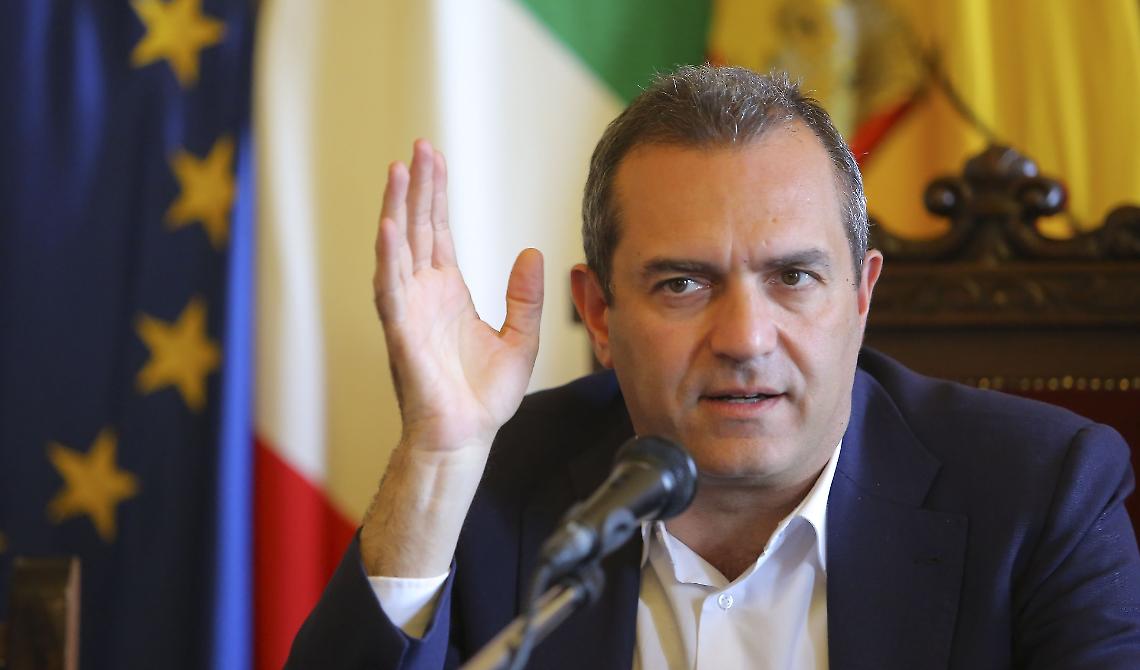 Il pm di Toghe lucane, De Magistris, ad Avigliano per presentare il libro “Attraverso Napoli”