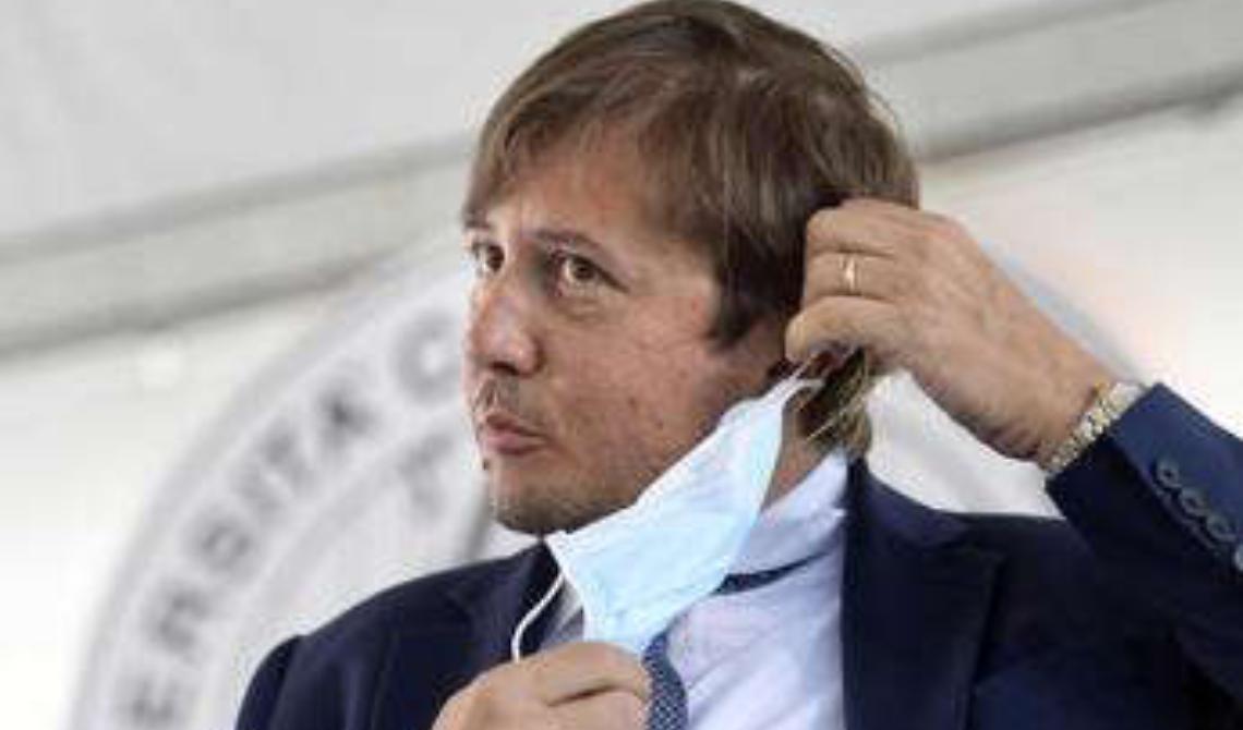 Sileri sconfessa Speranza: "A scuola, oggi, la mascherina è inutile" ma avverte per l'autunno