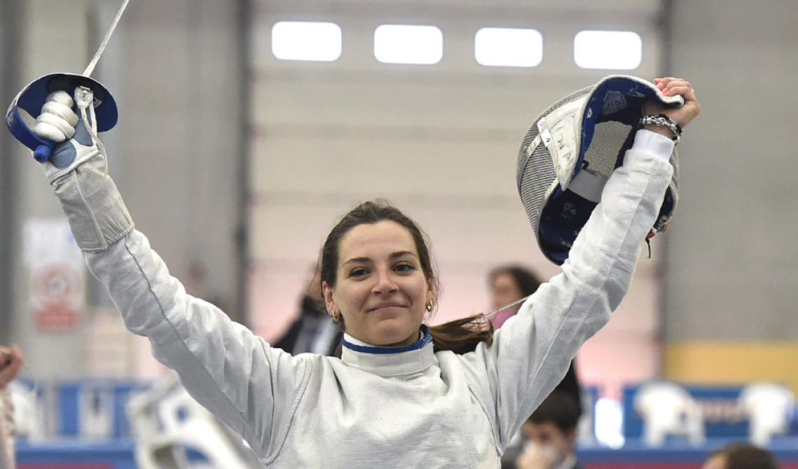 Michela Battiston, l'aviere friulana che si allena a Foggia, conquista il podio nell'assalto finale di sciabola ai Campionati Italiani Assoluti di Courmayeur