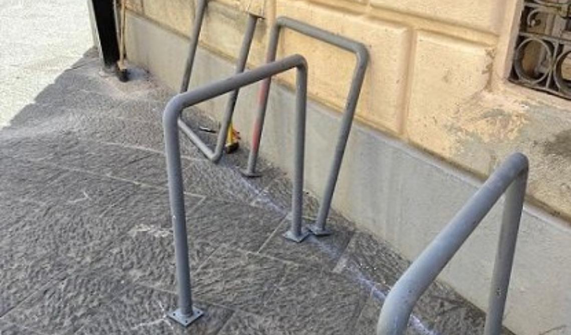 Potenza, pasticcio sugli stalli per le biciclette? Falconeri: "La mobilità si decide al bar"