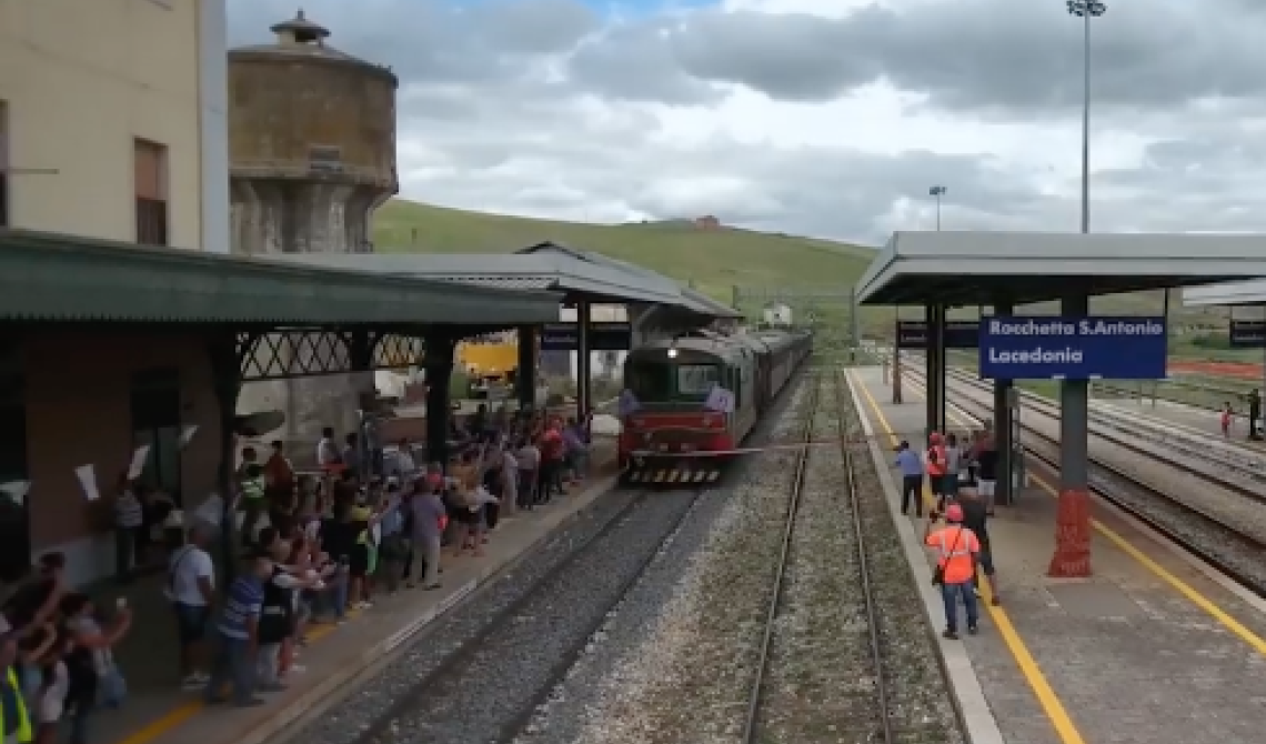 Dall'Irpinia al Sannio, passando per Rocchetta Sant'Antonio: 51 treni storici alla scoperta delle bellezze locali