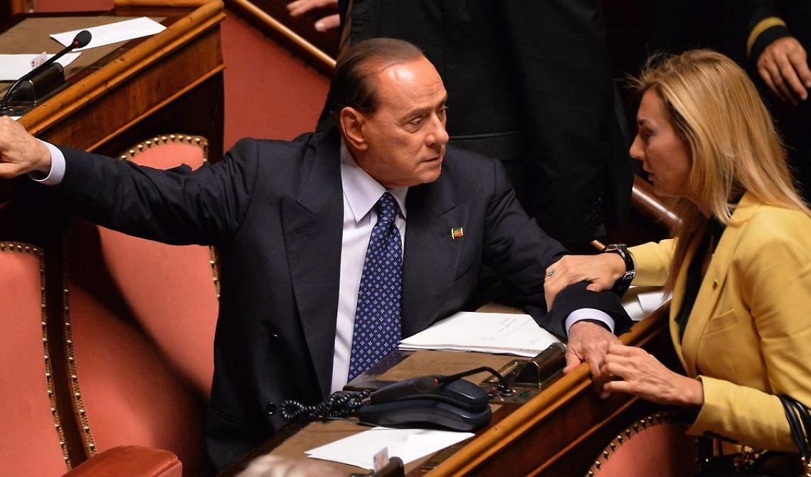 Tajani lancia la corsa Forzista: "Berlusconi sta come un grillo e si candida certamente al Senato"