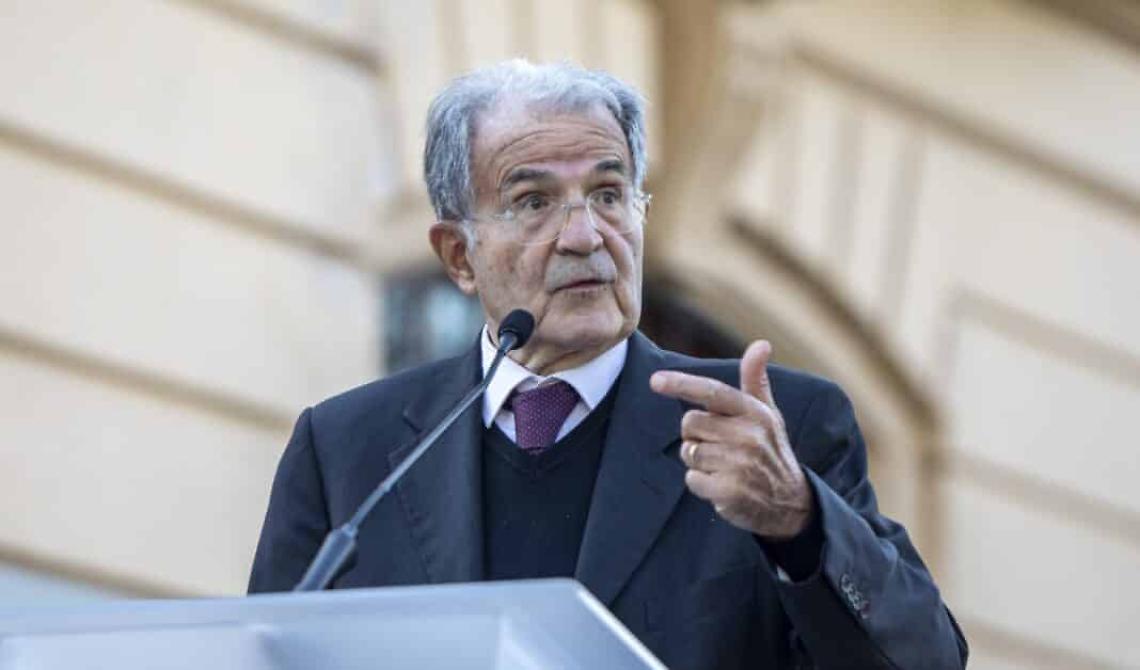 Verso le elezioni riappare Romano Prodi: «Conte si è suicidato come Fausto Bertinotti»