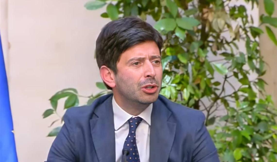 I soldi del dl Semplificazioni per aumentare le indennità dei collaboratori del ministro Speranza