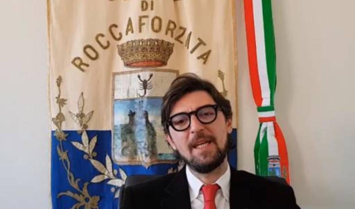Appalti pilotati e assunzioni, arrestato sindaco di centrosinistra in provincia di Taranto