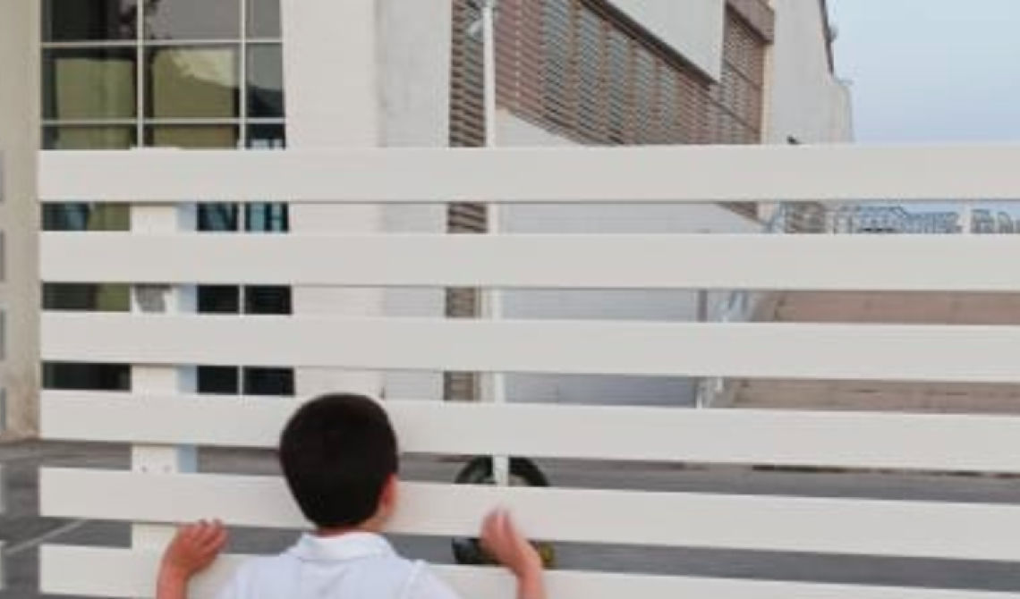 Avigliano, bimbo escluso dal centro estivo perché autistico. Lettera della mamma al Mattino: «Figli di un Dio minore?»