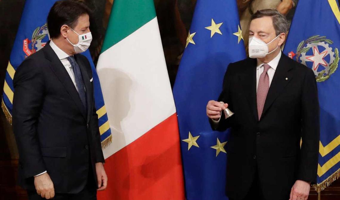 Sondaggi, il M5s cresce e Conte tira dritto: "L'agenda Draghi è un pericolo per la democrazia"