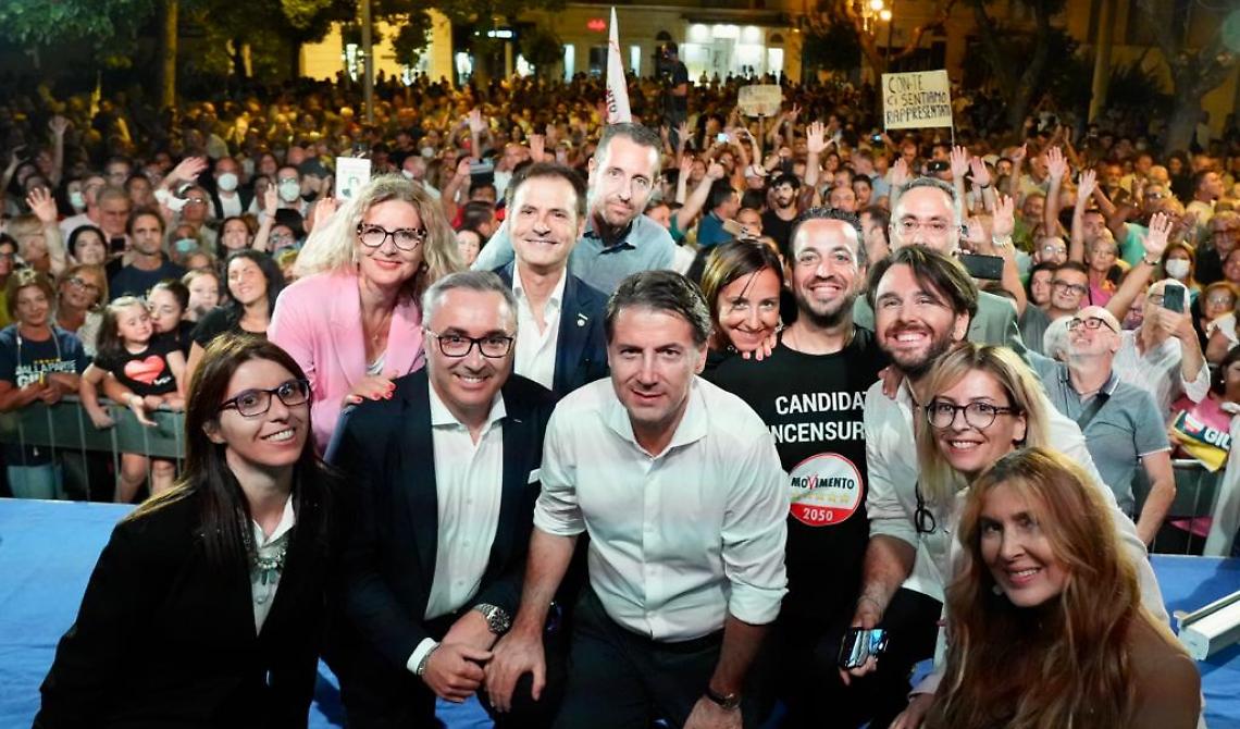 Conte si porta avanti col lavoro e apre la campagna per le elezioni comunali d'autunno a Foggia