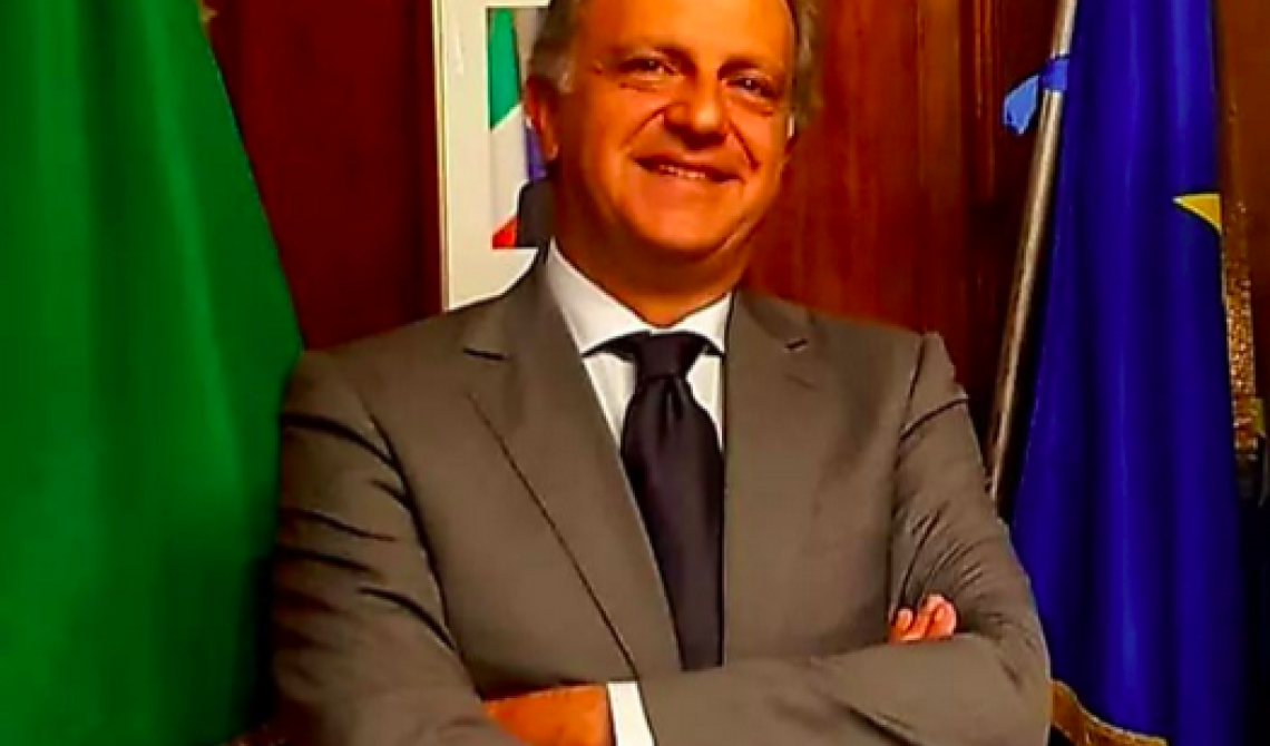Moles apre il portafoglio: 90 milioni per l'editoria: «Una misura che ho fortemente voluto e fatto inserire nell'ultima legge di bilancio» 