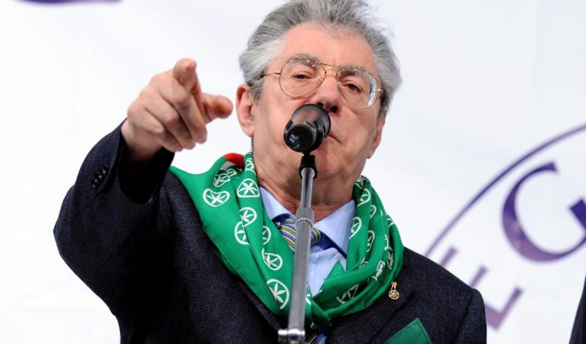 Lo strappo di Bossi nella Lega: nasce la corrente del Nord
